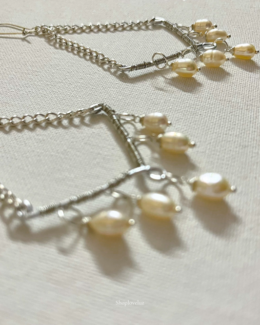 Pearl Gravity Earrings | PREMIUM