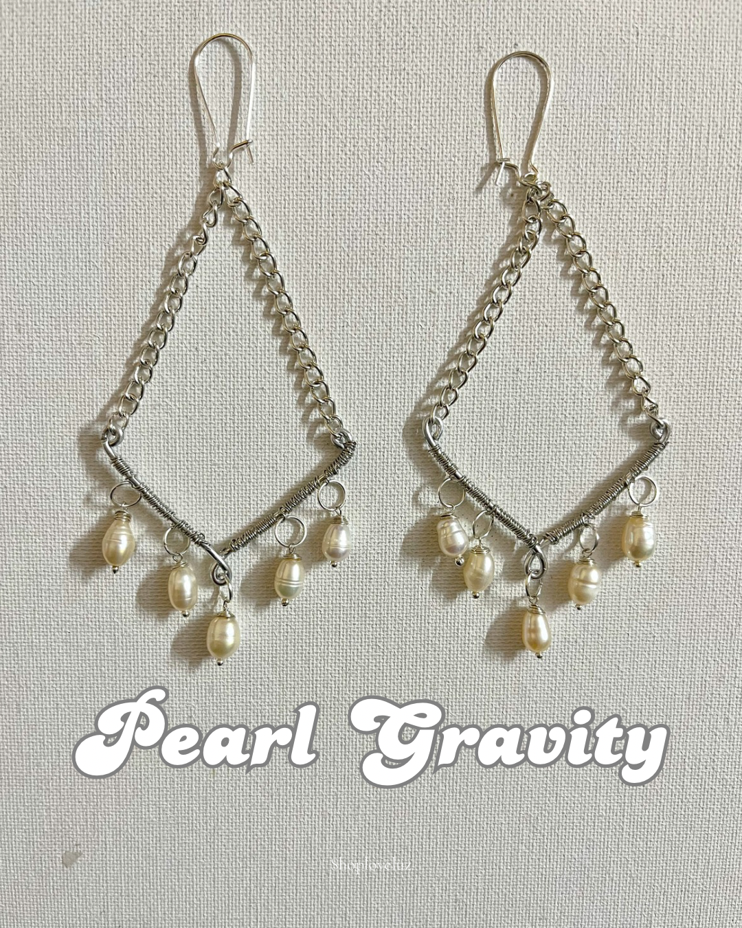 Pearl Gravity Earrings | PREMIUM