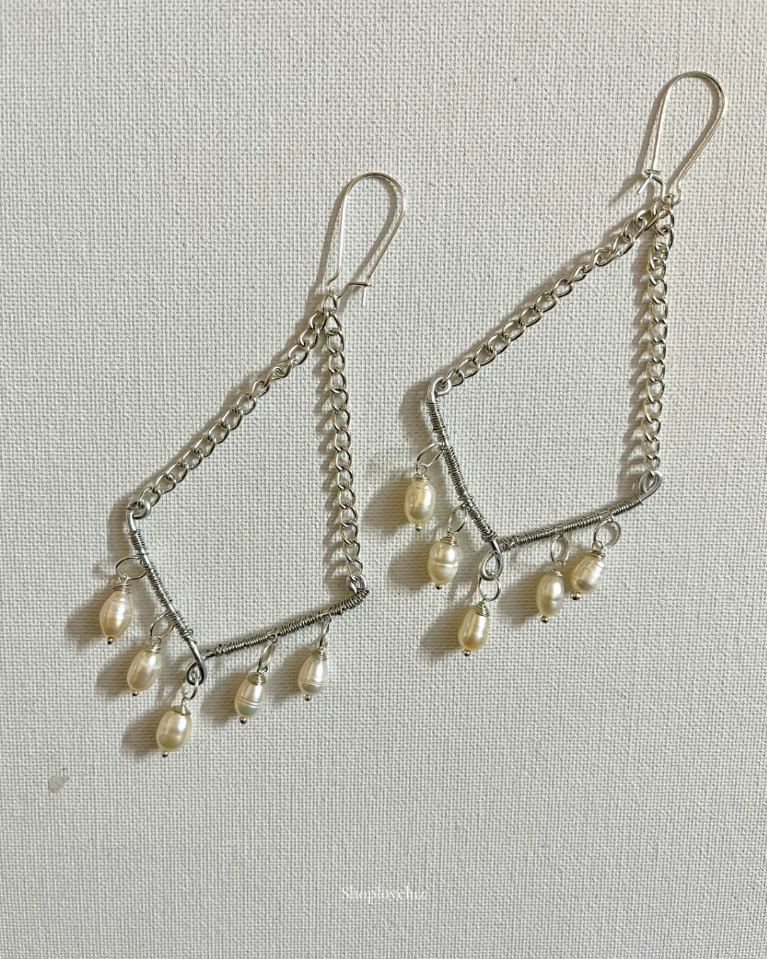 Pearl Gravity Earrings | PREMIUM